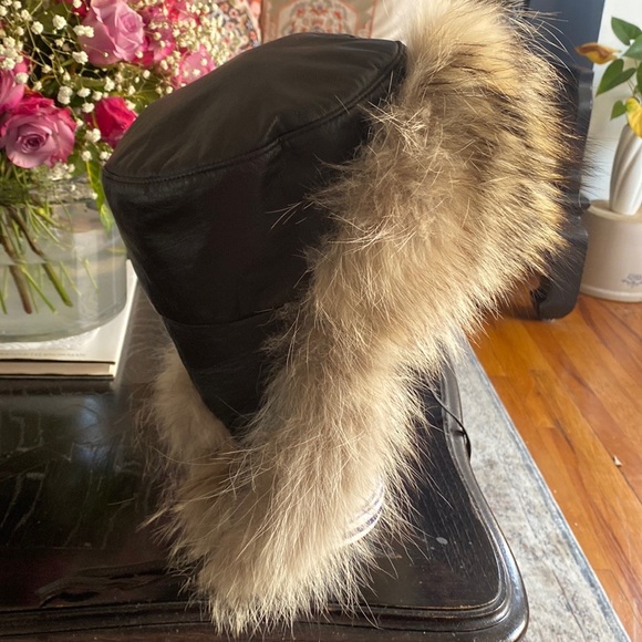 Real fox fur trapper ear flap ski cap - Picture 5 of 7